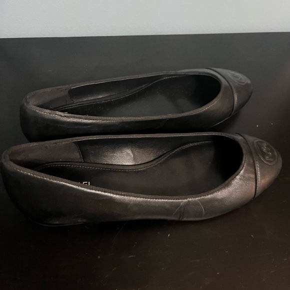 Michael Kors black flats - Picture 2 of 3